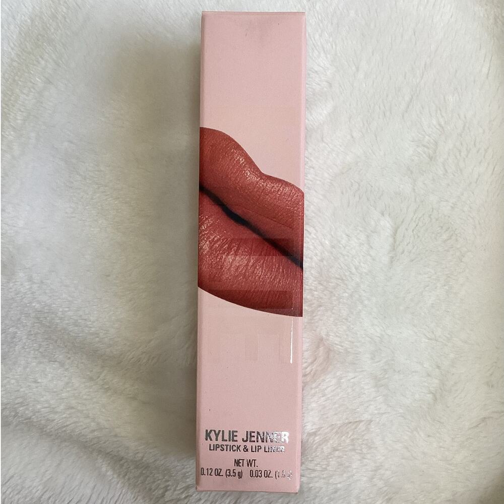 Kylie Cosmetics Lip Kit Matte Lipstick and Liner NIB - Picture 2 of 4